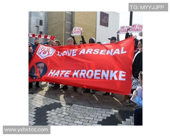 当今足坛四大球星对比分析及其在世界足球格局中的地位