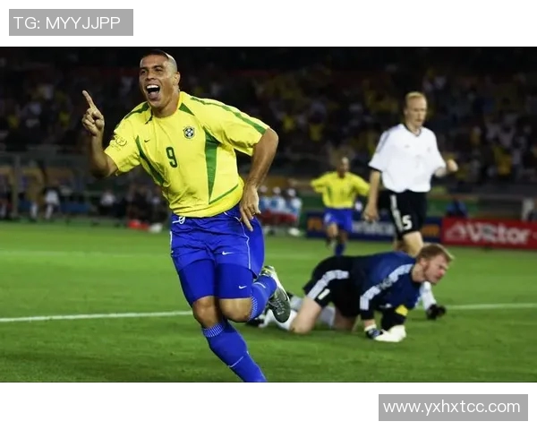 足球球星精彩瞬间集锦 领略全球顶级球员的魅力与风采